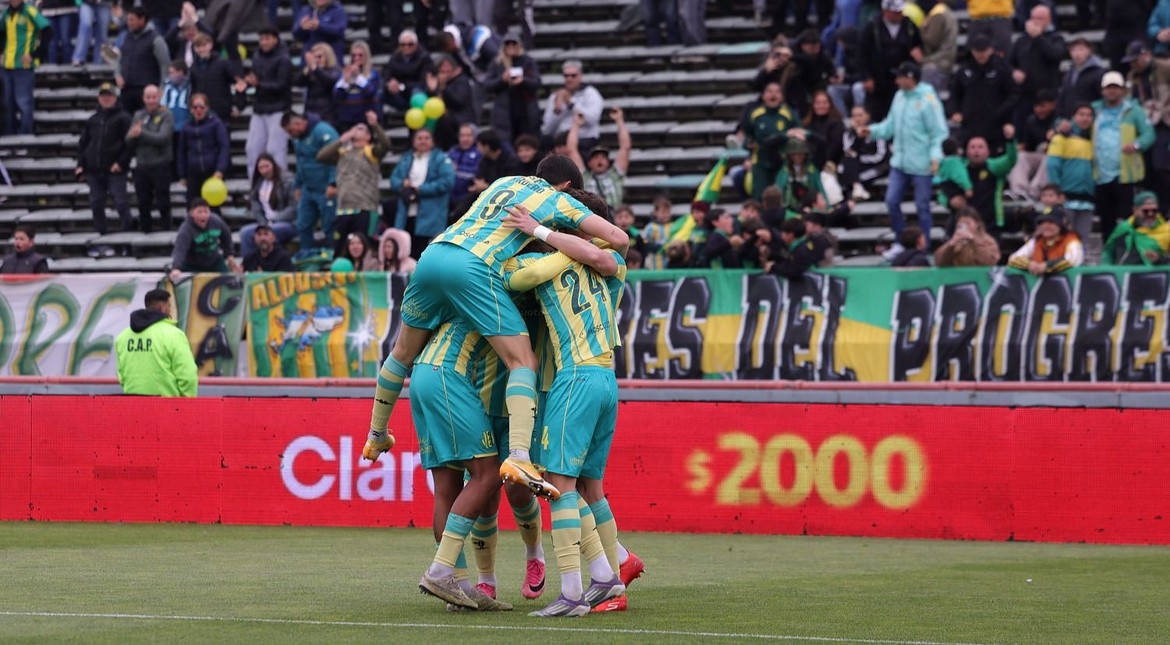 Aldosivi hizo su parte y sigue soñando