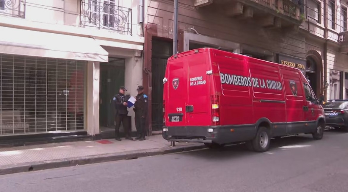 Iba a tener un encuentro sexual con un cliente y apareció muerta en un departamento