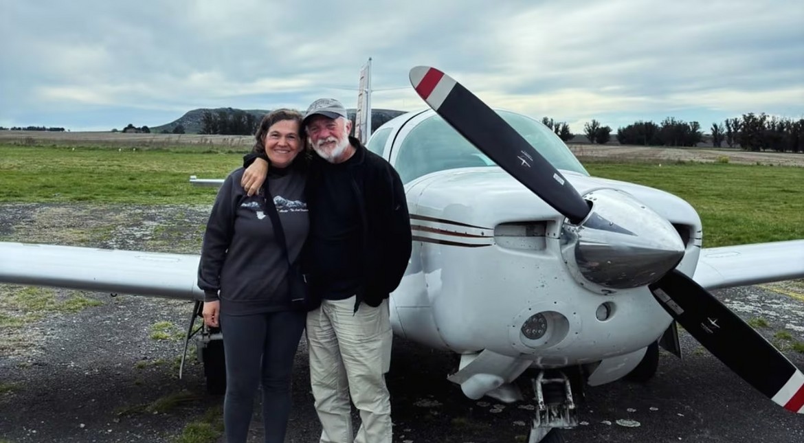 Son de Mar del Plata, están casados hace 36 años y recorrieron dos veces el mundo en un avión monomotor