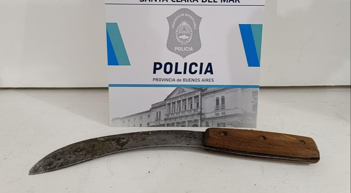 Armado con una faca se metió en una casa y lo detuvieron
