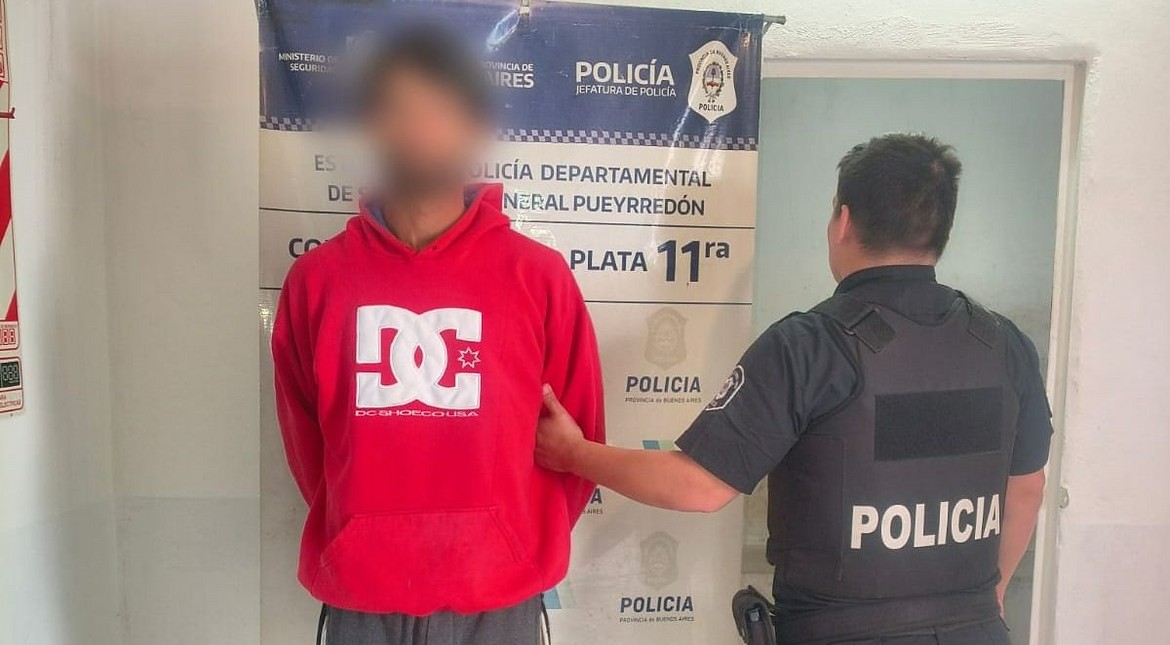 Golpeó a la ex, le rompió la ropa y la mantuvo encerrada en la casa