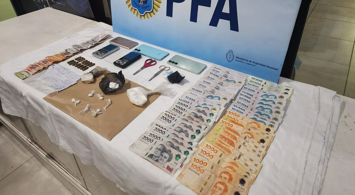 Cae “dealer” en el barrio Las Dalias: secuestran cocaína, balanzas y municiones