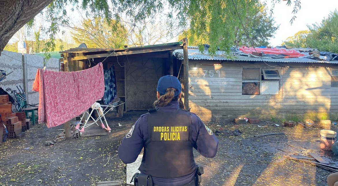 Vendía cocaína en su casa, la allanaron y detuvieron