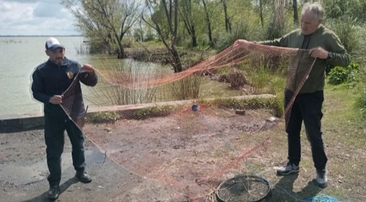 Detectan una atarraya que ponía en riesgo la población de pejerreyes en una histórica laguna bonaerense