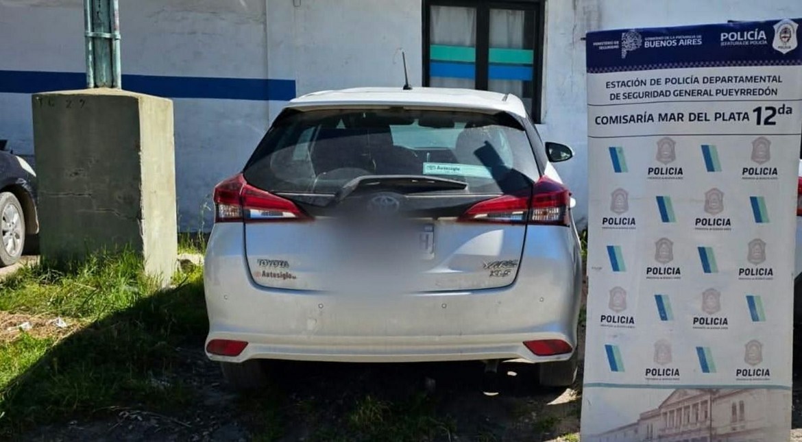 Motochorros armados le robaron el auto a un docente y lo encontraron en Belisario Roldán