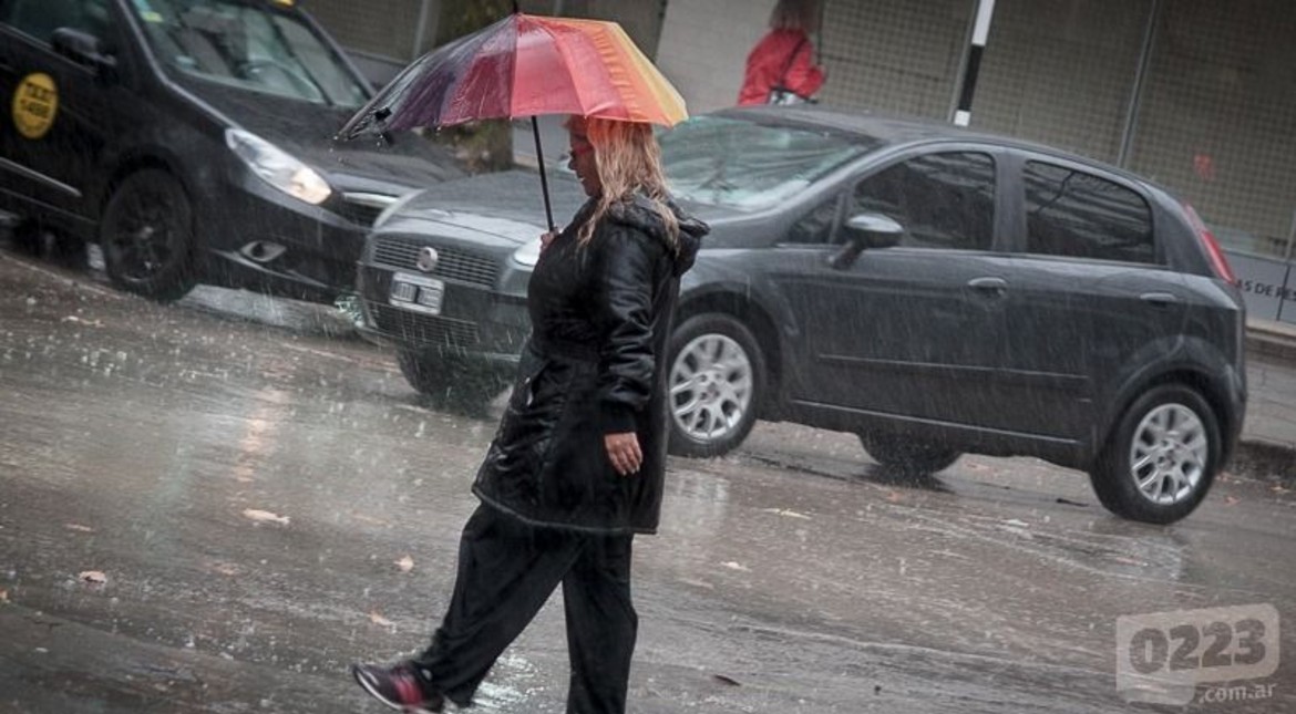 Jueves con lluvia y ventoso: rige un alerta por ráfagas de 70 km/h para Mar del Plata