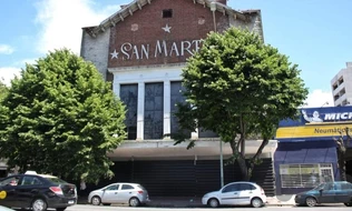 Dos murales de Castagnino frenan la construcción de un edificio en el viejo cine San Martín