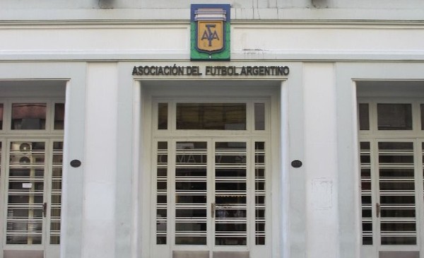 AFA extendió el plazo del mercado de pases: hasta cuándo pueden incorporar los clubes de Primera