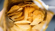 Lanzaron un concurso para decidir un nuevo sabor de papas fritas y ganaron las de gusto a nafta Lanzaron un concurso para decidir un nuevo sabor de papas fritas y ganaron las de gusto a nafta