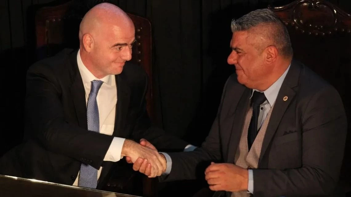 El presidente de la FIFA, Gianni Infantino, se emocionó con una particular cancha de nuestro país