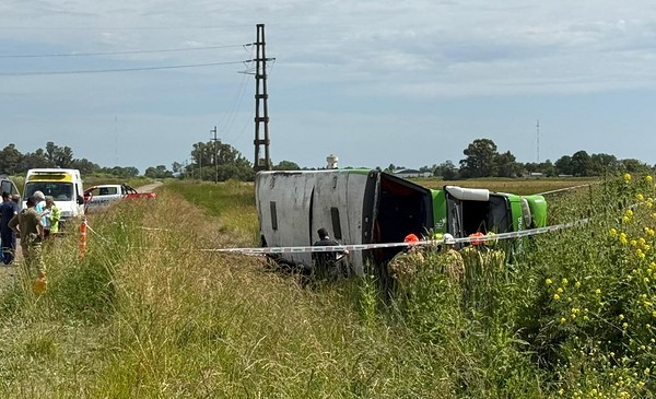 Dos mujeres fallecieron en la tragedia de la Ruta 2: viajaban en micro ...