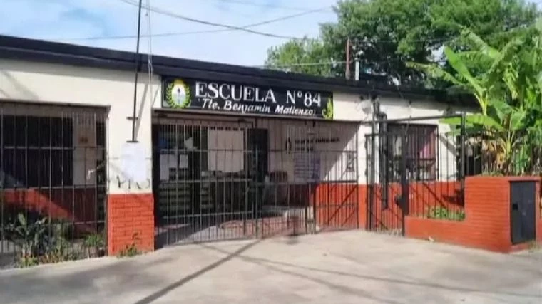 Docentes del municipio realizan un paro distrital y organizan una manifestación para reclamar más seguridad.