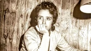 Silvia, sobre su tablero de dibujo. Tenía apenas 18 años y hacía unos meses había empezado la carrera de Arquitectura. Su nombre se mantiene vivo a 50 años de su crimen a manos de una patota de la CNU. 