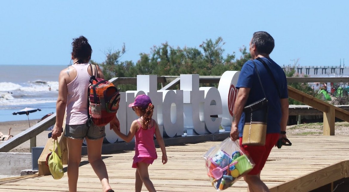 Escándalo en La Costa: duras críticas al intendente por licitaciones “viciadas”