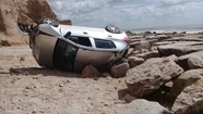 Cayó con el auto por el acantilado en ruta 11: sufrió heridas leves