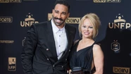  "Es un monstruo": el francés que insultó al Dibu fue denunciado por su ex, Pamela Anderson, por violento