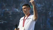 Olive repudió el gesto que hizo el arquero marplatense cuando recibió el trofeo en Qatar.