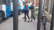Los policías seguirán detenidos.