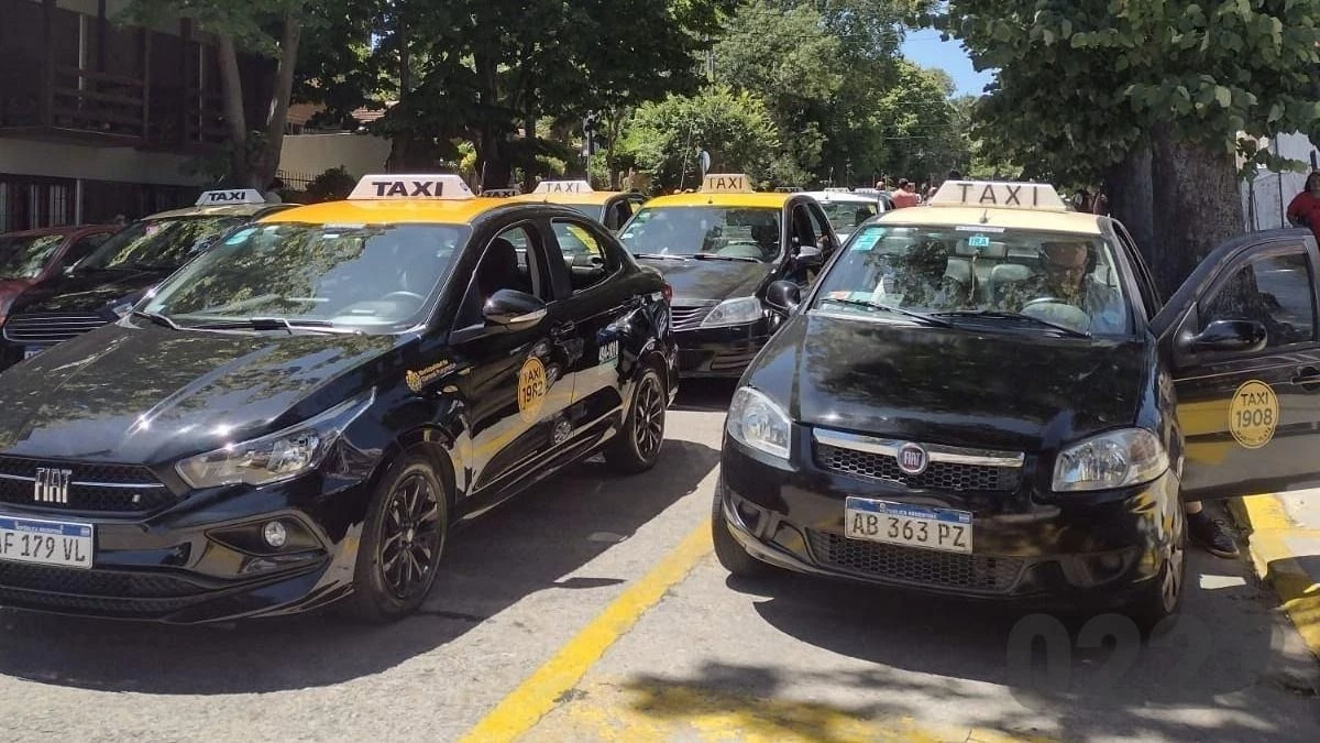 Taxistas vienen denunciando que el gobierno incumple la ordenanza y no realiza los controles debidos.