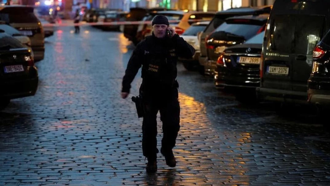 Varios muertos y heridos en un tiroteo en una universidad en Praga