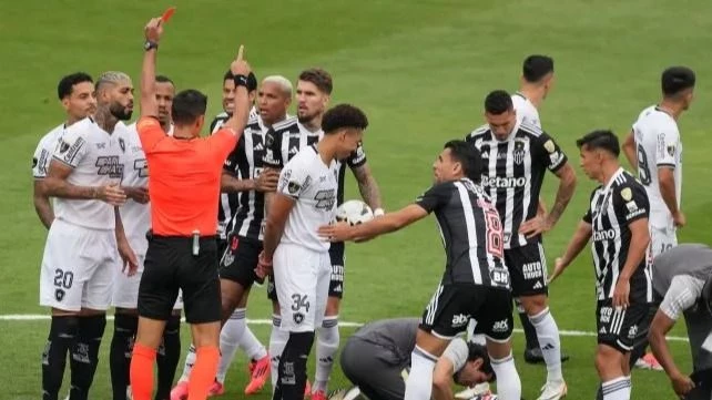 Mineiro se la juega en el escritorio y protestará a la Conmebol la final con Botafogo: los motivos