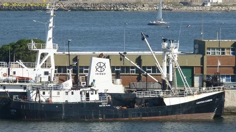 Se hundió un barco en la Base Naval de Mar del Plata