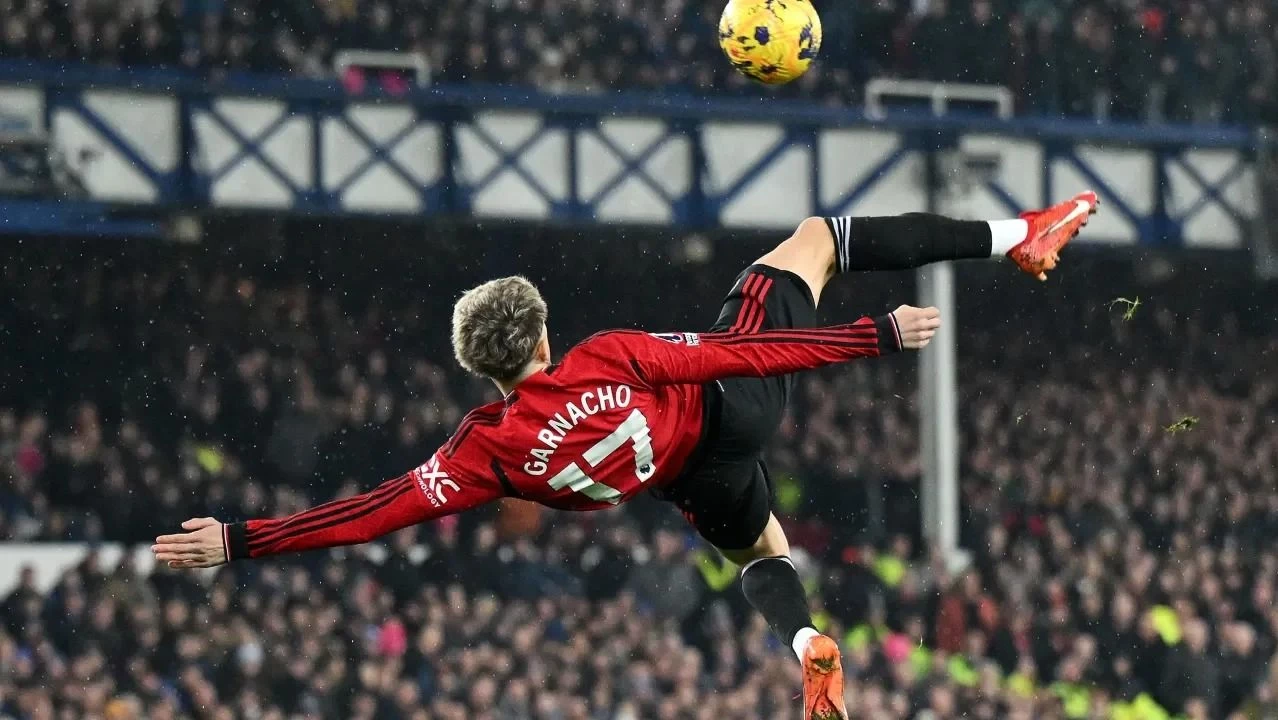 Alejandro Garnacho ganó el Premio Puskas al mejor gol de 2024