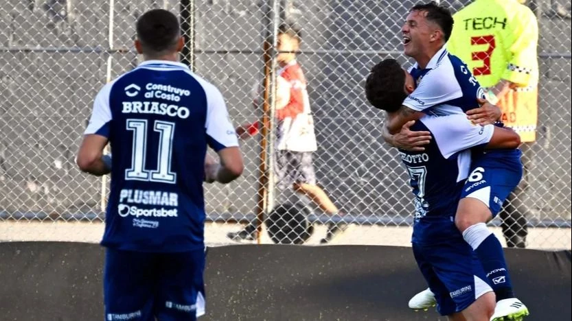 Gimnasia "guapeó" en Barracas y habrá clásico platense en semifinales
