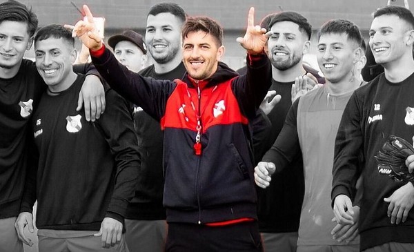 Conmoción en el fútbol argentino por la muerte de un técnico del ...