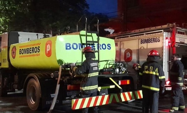¡Se incendió una casa y todo terminó peor! 🔥