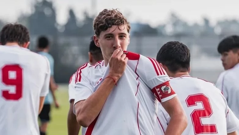 Se va de River por patria potestad, desde el club apuntaron contra el representante y la madre del chico los destrozó