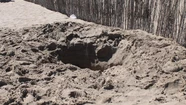 El niño había hecho un pozo con una profundidad igual a su altura